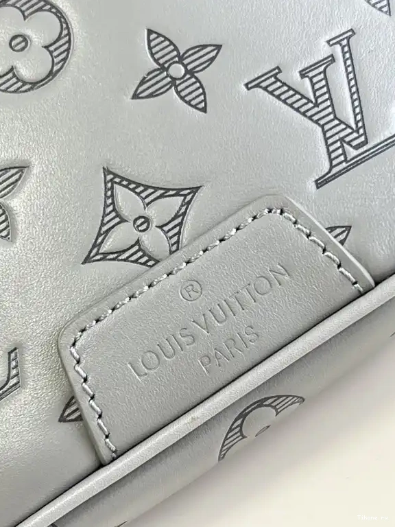 Cheap DISCOVERY LOUIS BUMBAG VUITTON 0706